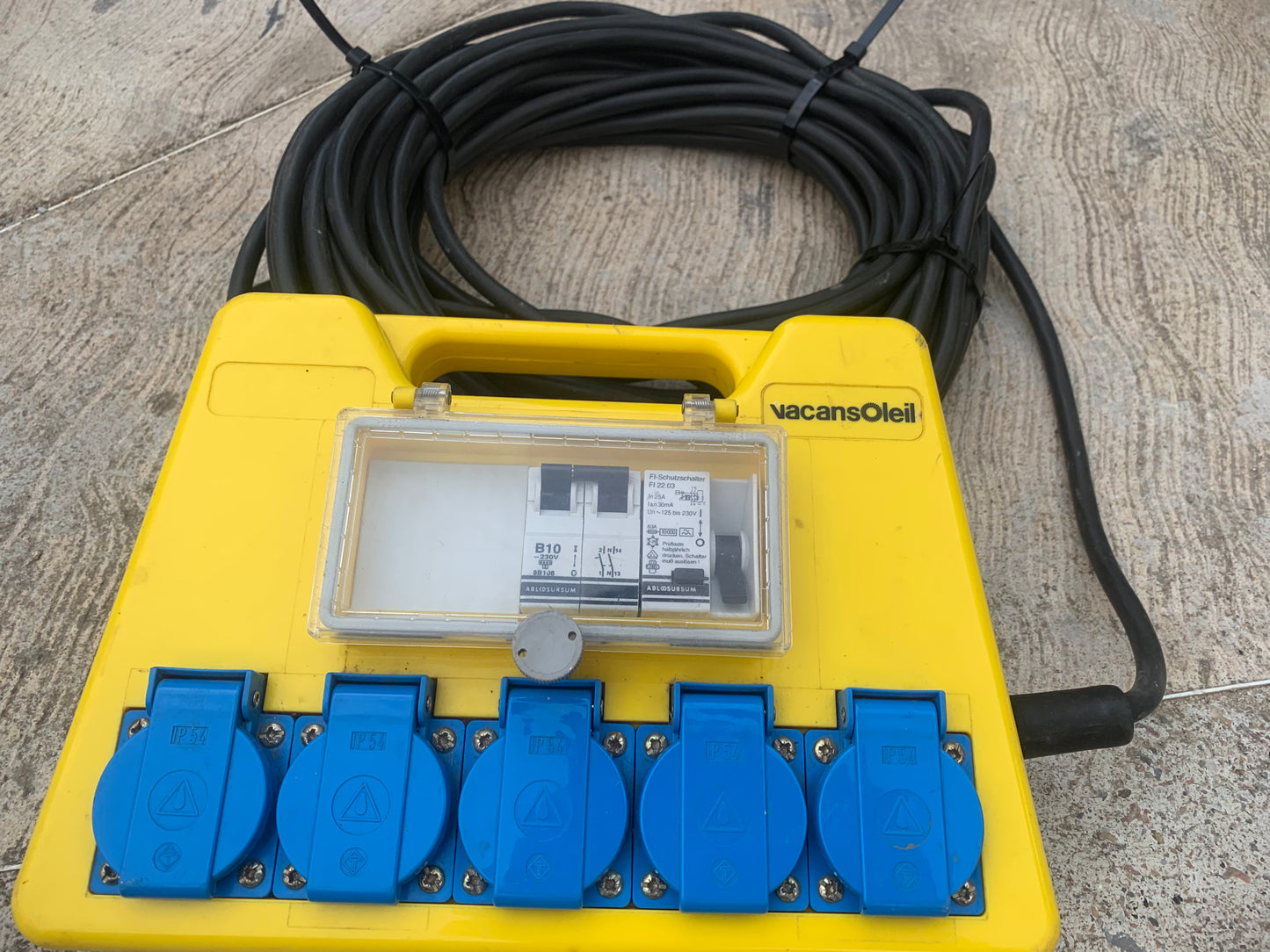 Cofret Rallonge électrique avec disjoncteur intégré et câble