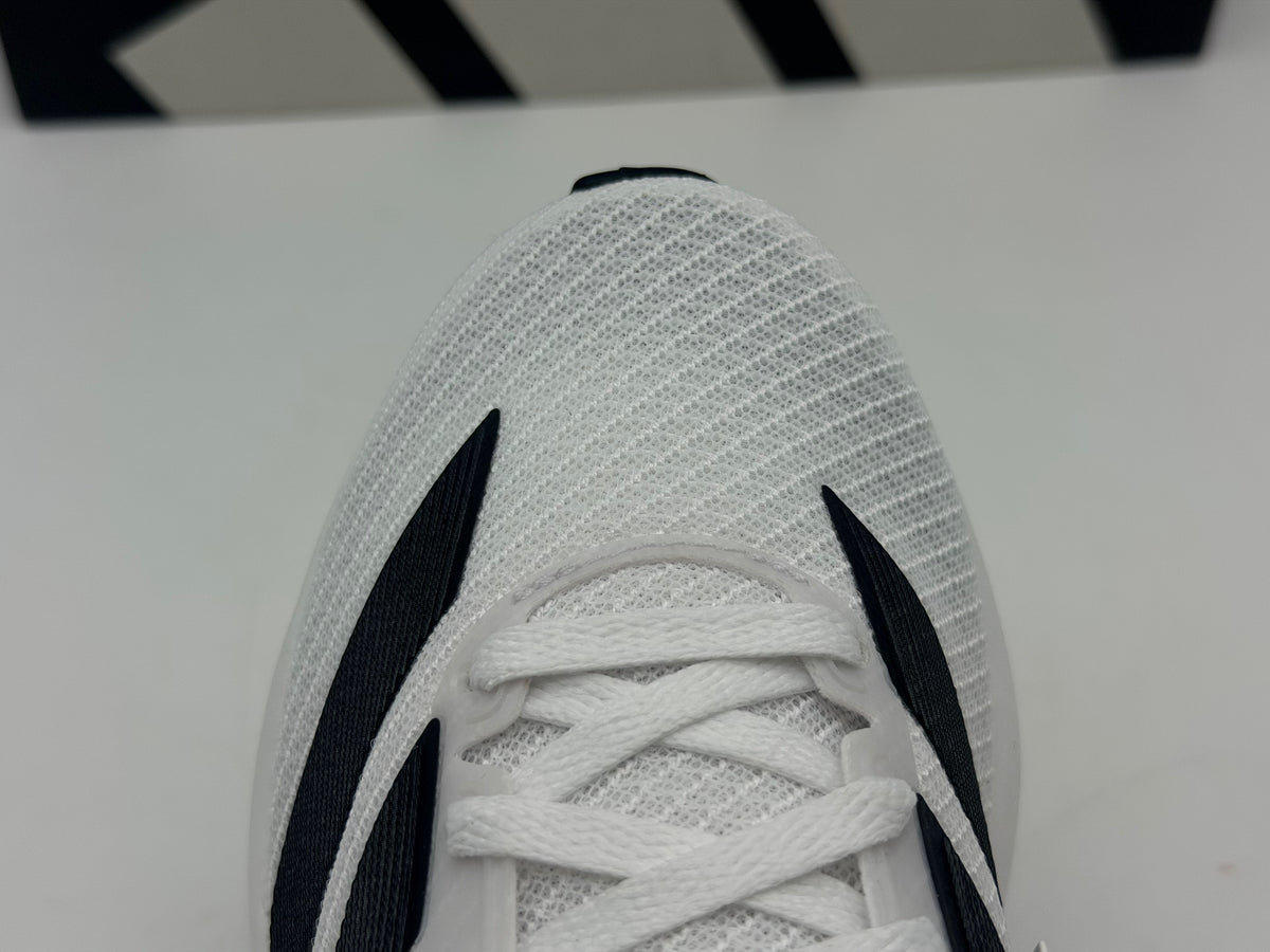 Chaussures de running Adidas blanches légères