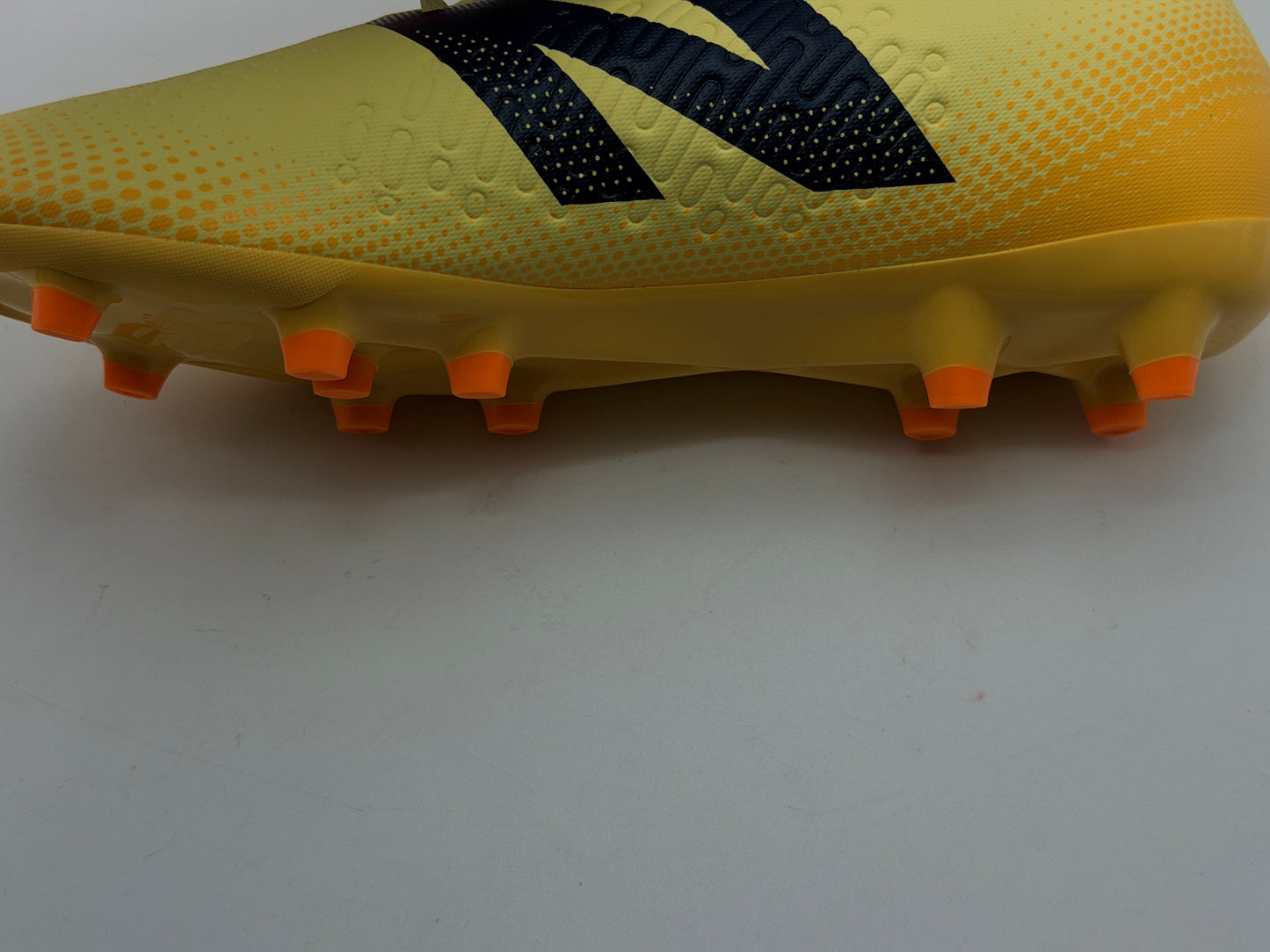 Crampons new balance TEKELA MAGIQUE FG V4+ chaussures