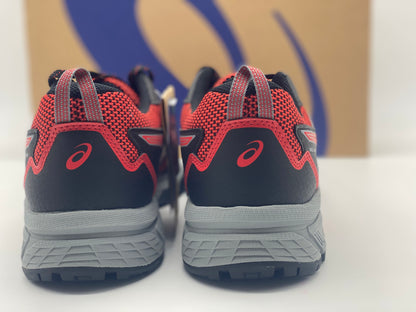 Chaussures Asics neuves et authentique taille 43,5