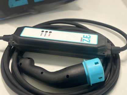 CÂBLE DE RECHARGE SUR PRISE DOMESTIQUE T2-E/F MONOPHASÉ 10A RENAULT (très bon État ) d’origine Renault