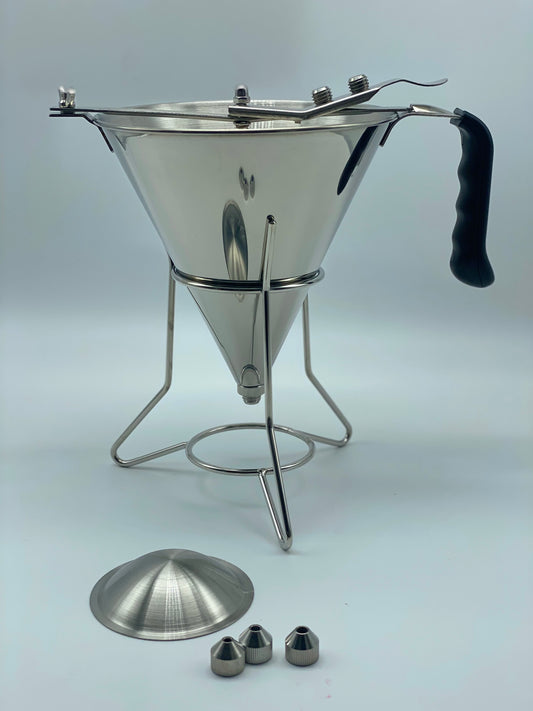 Entonnoir de confiserie 1,8 L avec 3 Buses de différentes Tailles, Entonnoir de Cuisson en Acier Inoxydable 304 de qualité Alimentaire avec Support amélioré pour Une Utilisation en Boulangerie.
