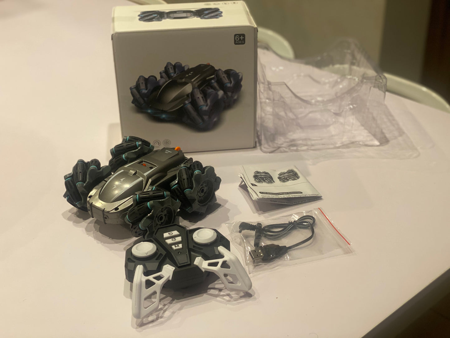 Double Face Stunt Drift Car 2.4Ghz Double Face Stunt Drift RC Car 360 ° Rotation Télécommande Stunt Drift Car 500mAh En Stock ABI