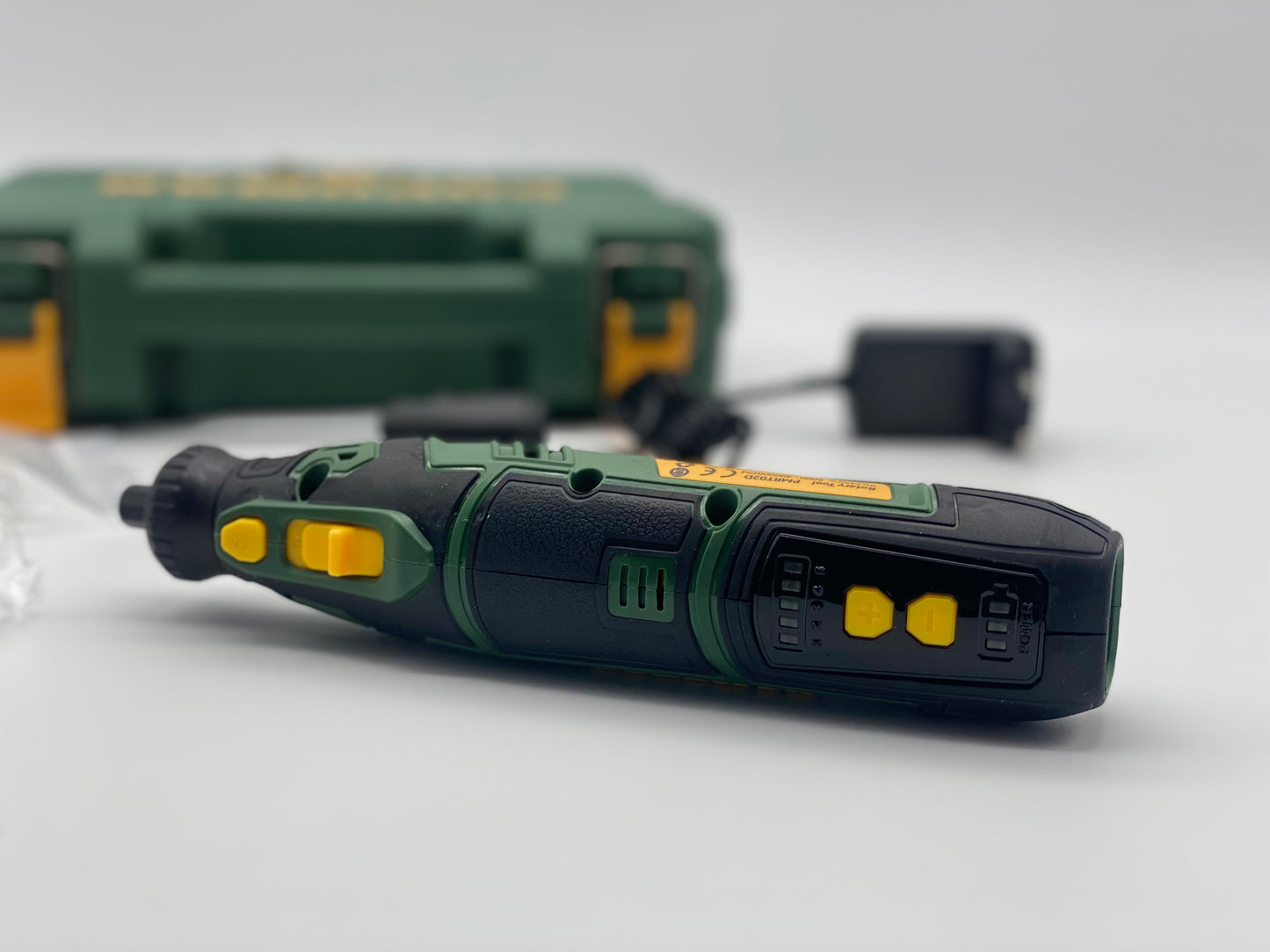 Outil Rotatif Multifonction, 4V Outil Rotatif Sans-fil 2.0Ah Batterie, 5-Vitesses, Type-C USB, neuve