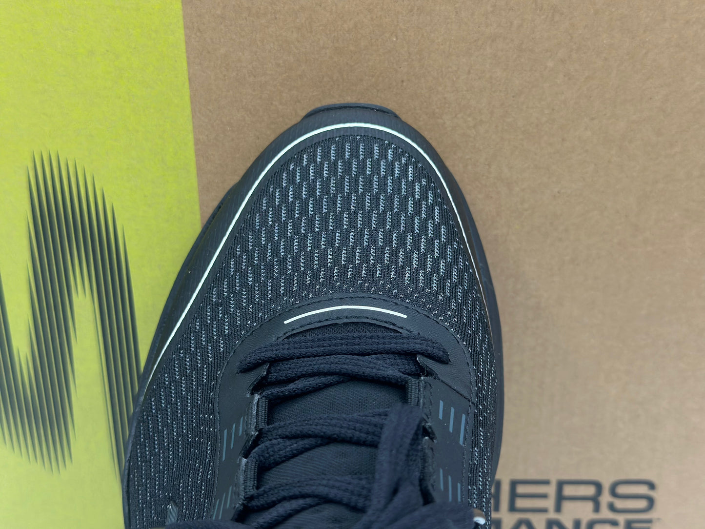 Skechers Performance TRAIL - Chaussures de running neuves et authentique taille 42/43/44