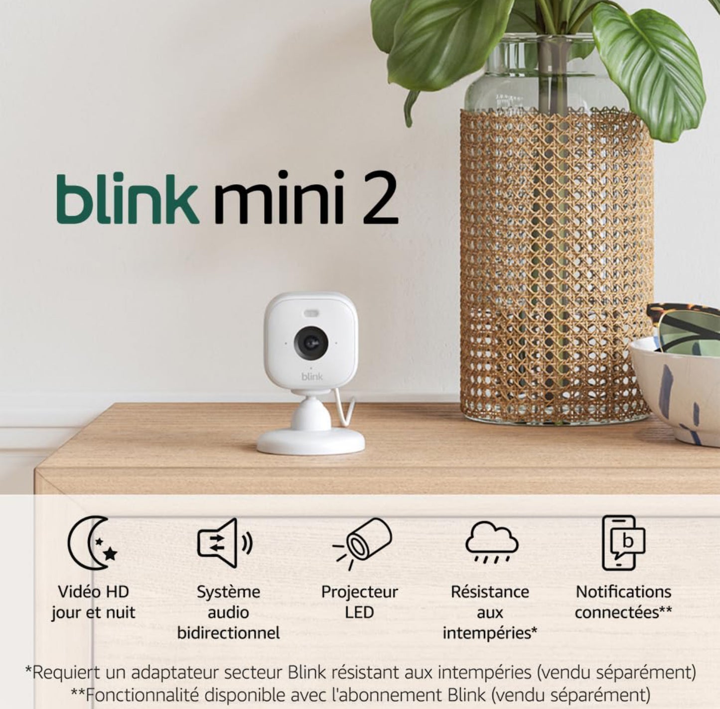 Blink Mini 2 | Caméra de surveillance connectée à prise, vidéo nocturne HD en couleur, projecteur intégré, système audio bidirectionnel, détection de mouvements, fonctionne avec Alexa | Blanc