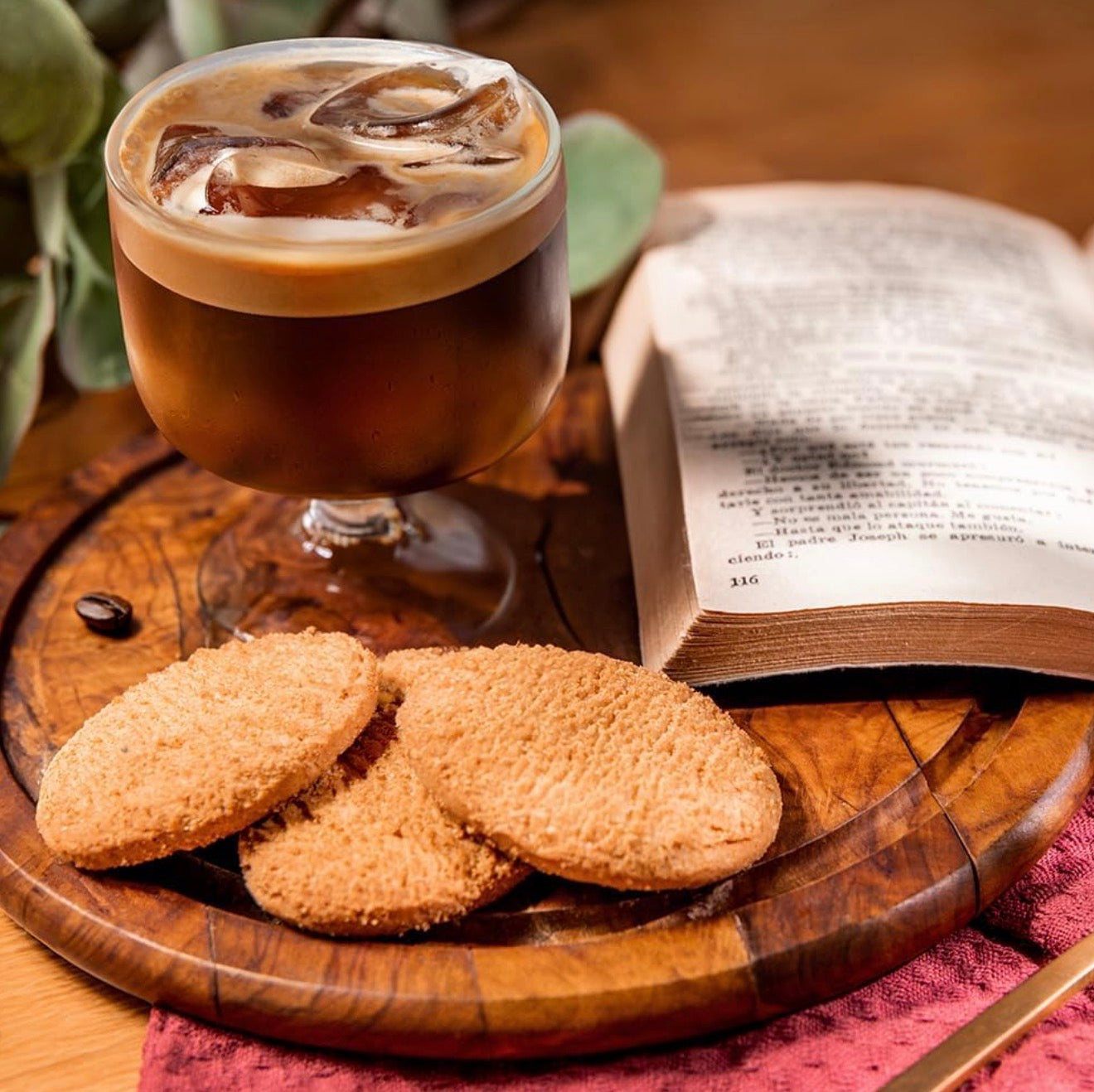 Cecotec Machine a Café Espresso Superautomatique Cremmaet Compactccino Connected Black Rose. 19 Bars, Écran TFT, Wifi, Moulin Integré, Réservoir d'eau 1,1 L et de lait 400 ml, Nettoyage Automatique