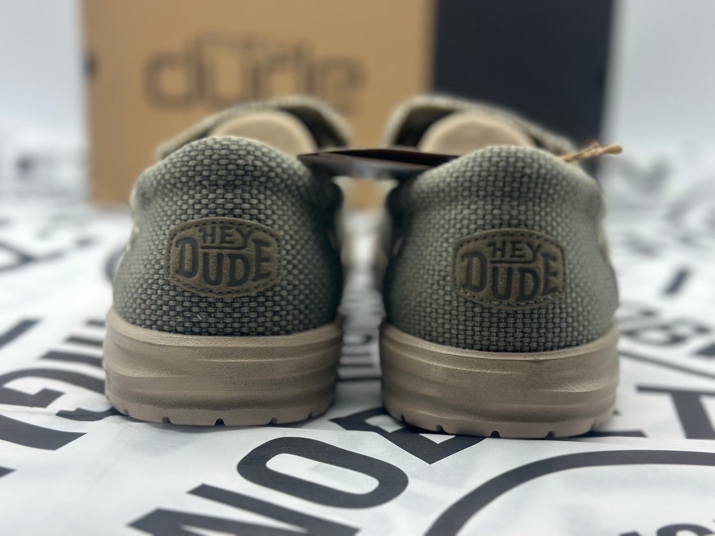 Hey Dude mocassin pour Homme neuves et authentique tailles 43 ultra légères