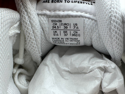 ASICS Lyte Classic, Basket