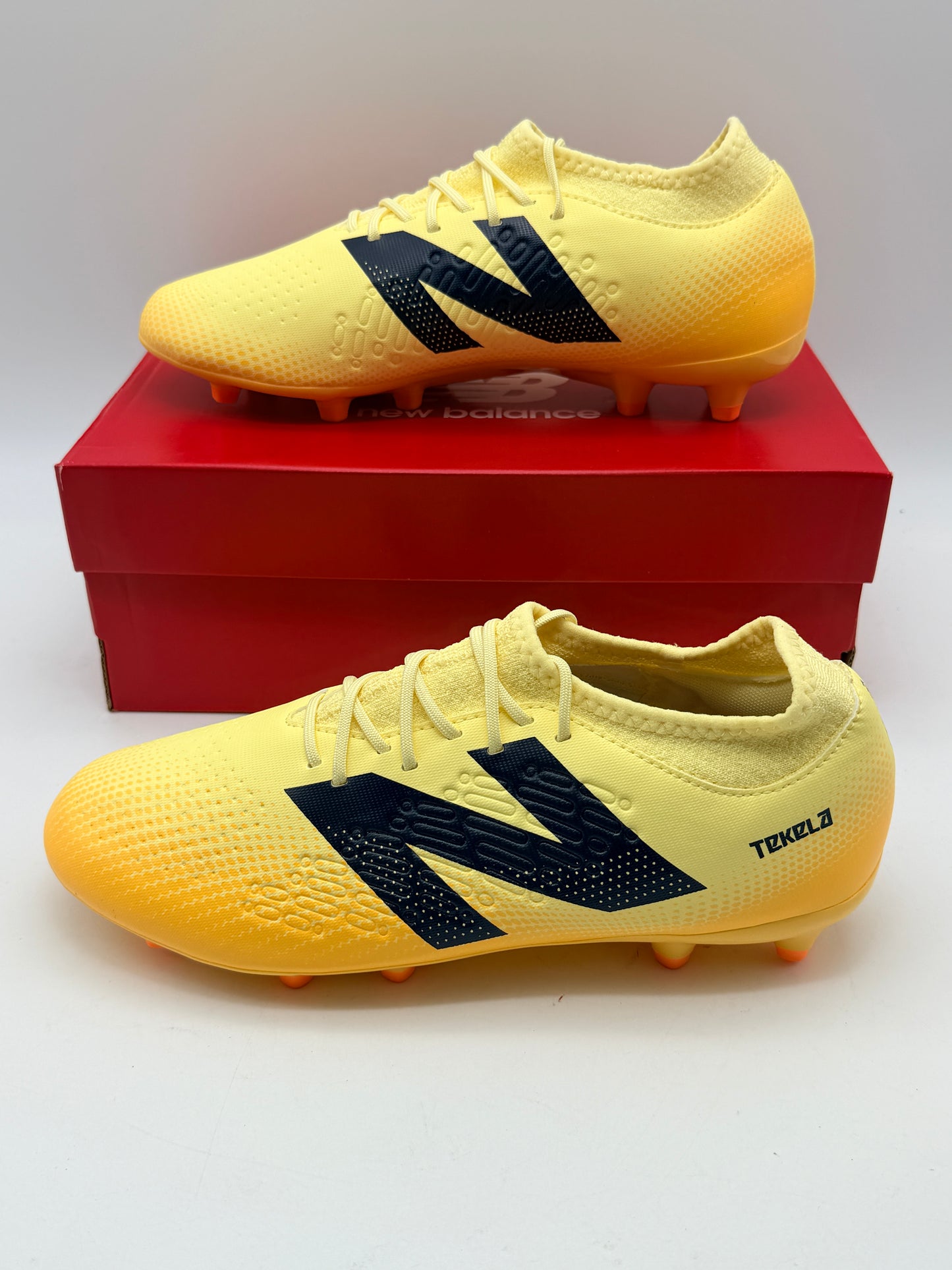 Crampons new balance TEKELA MAGIQUE FG V4+ chaussures