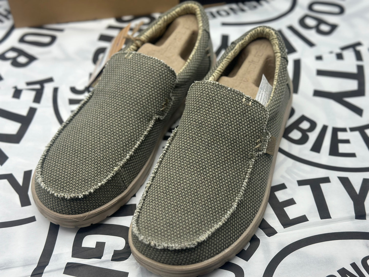 Hey Dude mocassin pour Homme neuves et authentique tailles 43 ultra légères