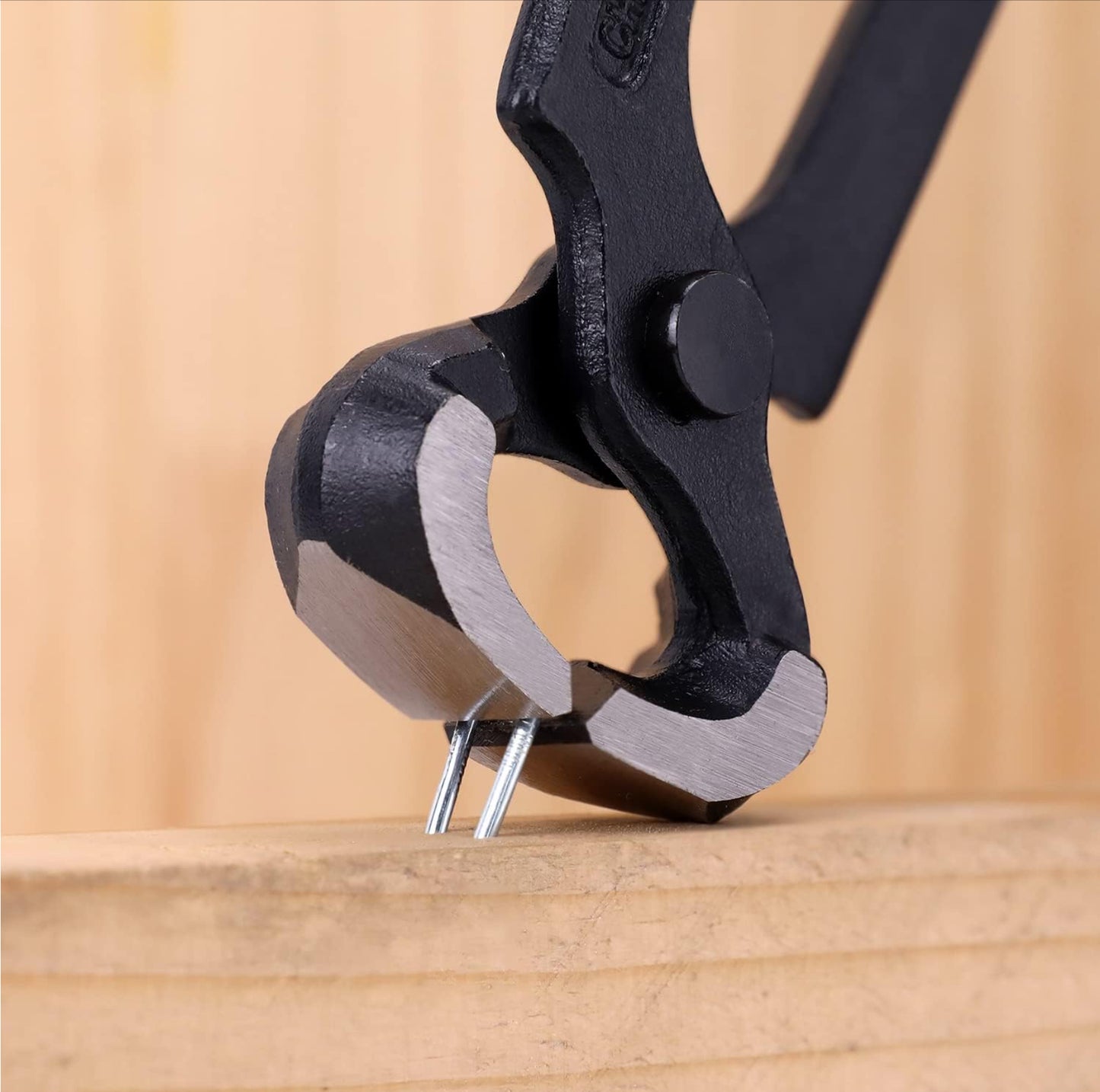 Pince de menuisier en acier au vanadium pour couper le fil de fer et arracher les clous - 225 mm, Noir Amazon Basics