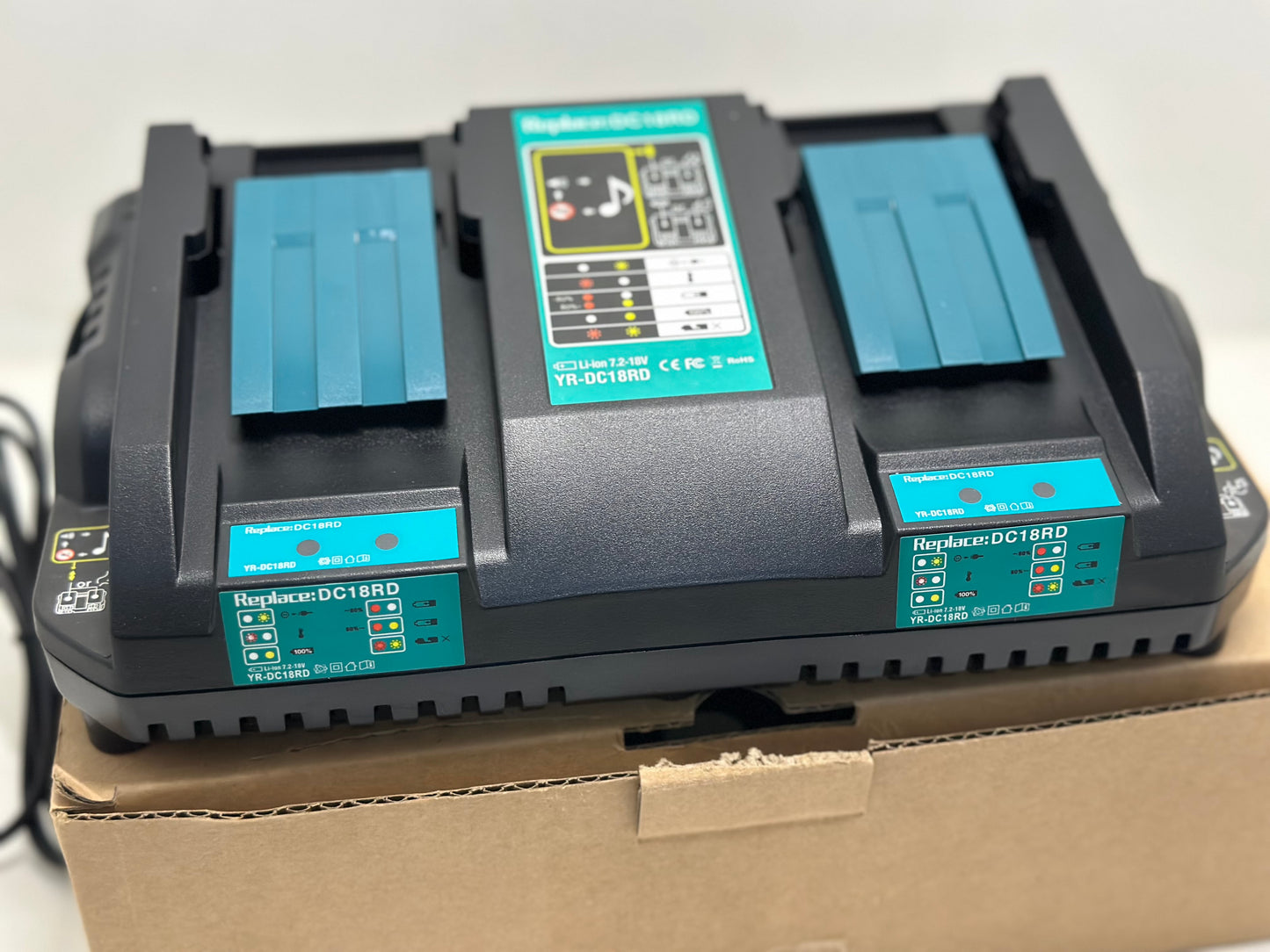 Chargeur rapide double MAKITA DC18RD - 196933-6 - 14.4V à 18V