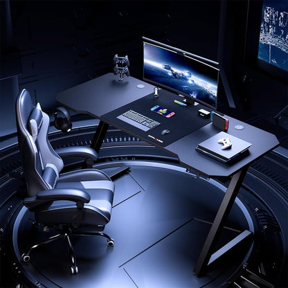 Bureau Gaming 120 x 60 cm, Bureau Gamer avec Tapis de Souris, Table Gaming PC en Fibre de Carbone avec Crochet pour Casque, Noir (Noir)