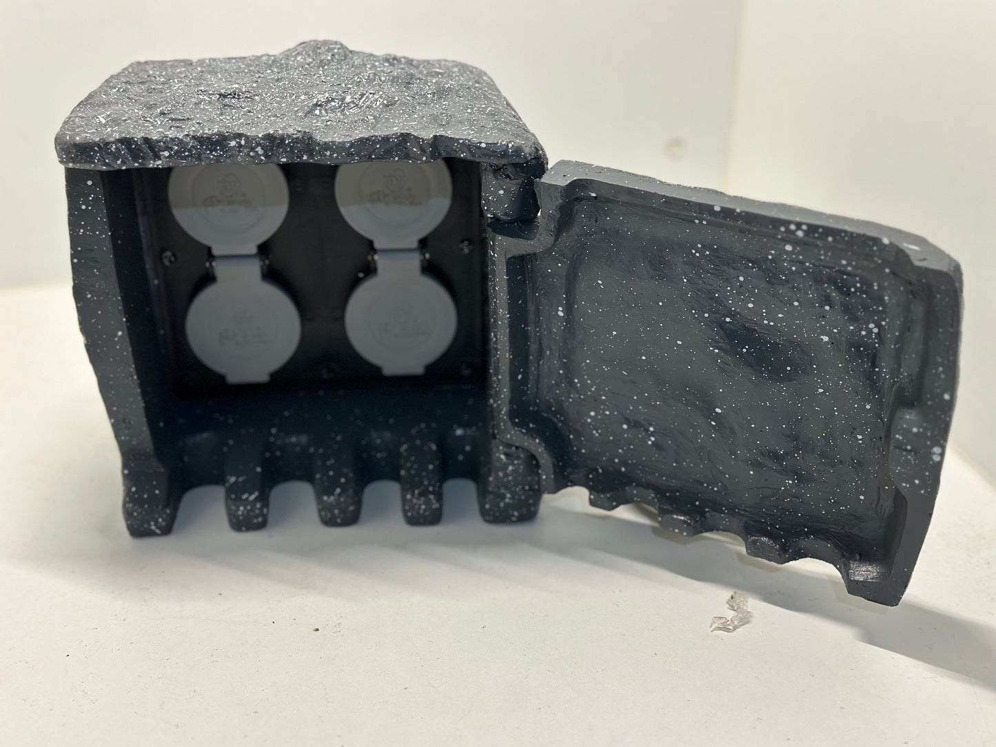 Prise Exterieure Etanche décoratif, 4 Prises 10A/2500W, ou 2 prises +prorgammateur ou Bluetooth