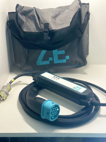 CÂBLE DE RECHARGE SUR PRISE DOMESTIQUE T2-E/F MONOPHASÉ 10A RENAULT (très bon État ) d’origine Renault