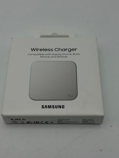 Samsung ﻿Wireless Charger Pad - Chargeur sans fil - Avec adaptateur et câble de charge - 15 Watt - Blanc