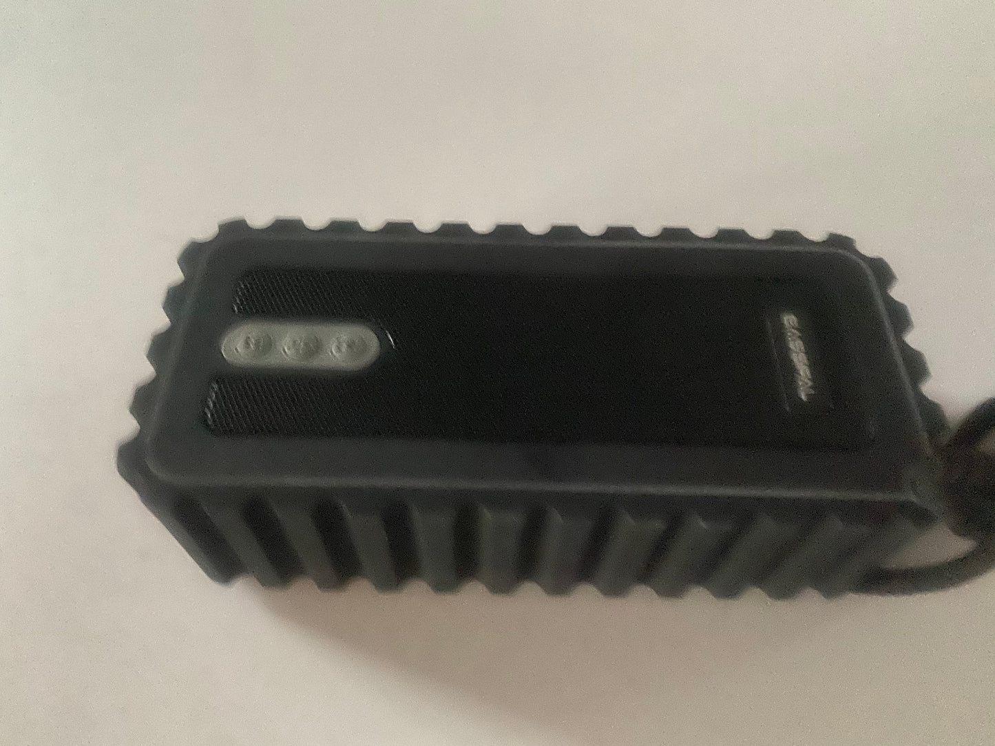 Enceinte Bluetooth Portable sans Fil, BassPal IPX7 étanche Enceinte avec Son stéréo, Basses améliorées, Lecture 12 Heures, Portée de 66 Pieds, Microphone Intégré pour Piscine Douche Radio