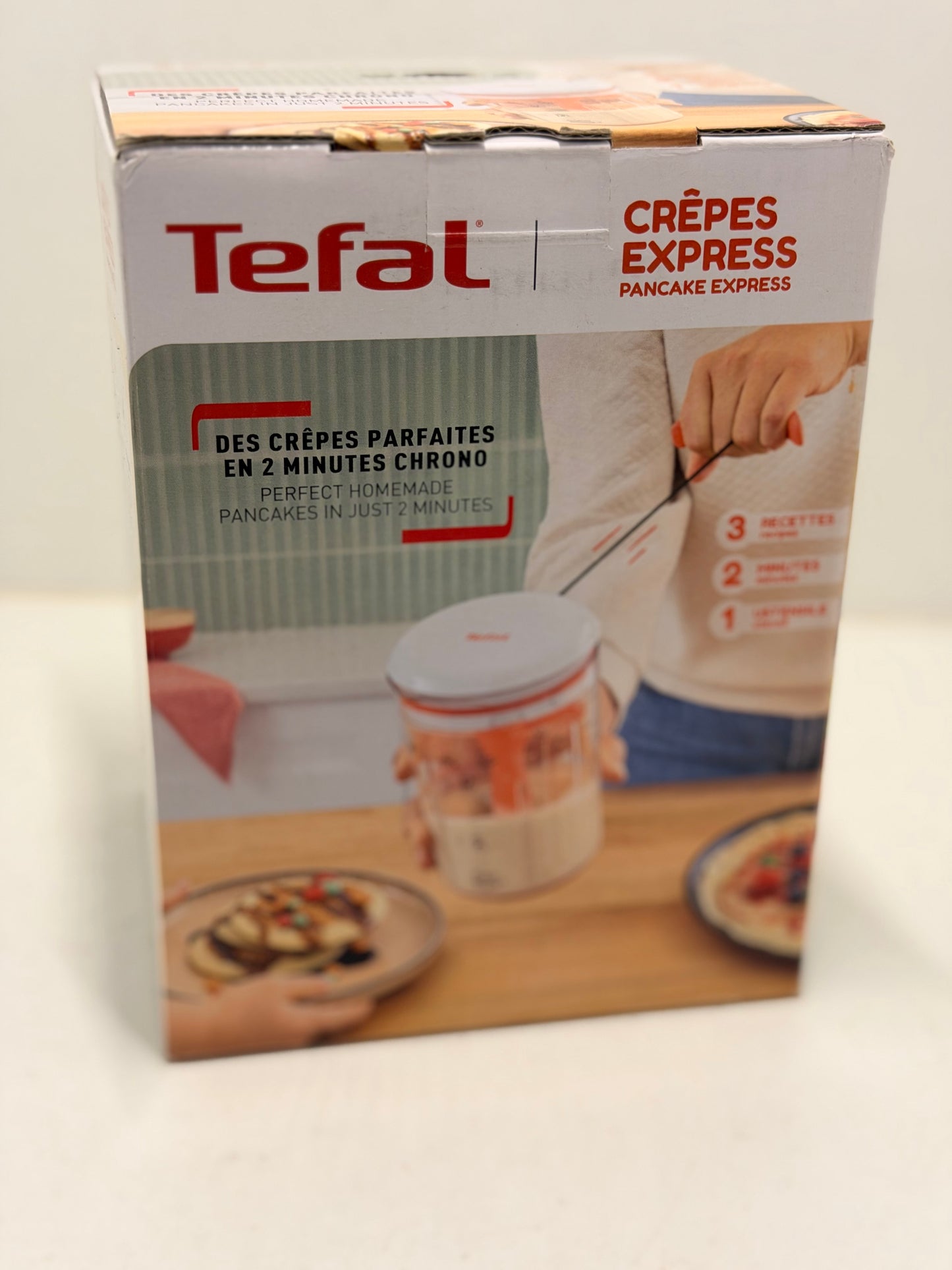 Tefal Crêpes Express Batteur intelligent, 900 ml, Gaufres Crêpes Pancakes en 2 minutes, Pâte sans grumeaux, Fait maison, Résultats parfaits, Facile à utiliser, 3 recettes graduées intégrées K1844404