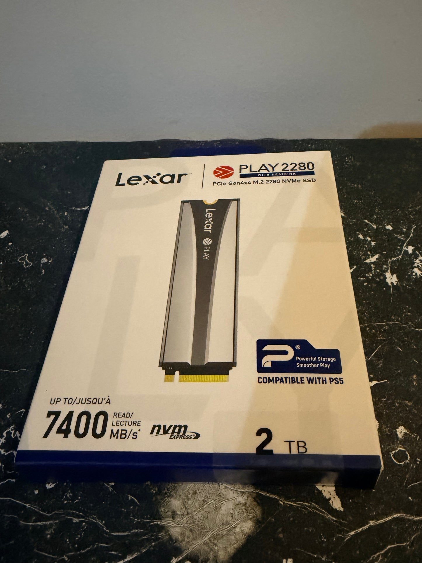 Lexar Play 2280 SSD 2 to avec dissipateur Thermique, PCle Gen 4x4 NVMe, Parfait pour PS5, Vitesse jusqu'à 7400 Mo/s, Disque SSD Interne Haute Performance, Compatible avec PS5
