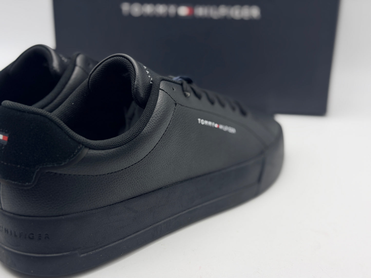 Tommy Hilfiger
TH COURT GRAIN ESS - Baskets basses - black
