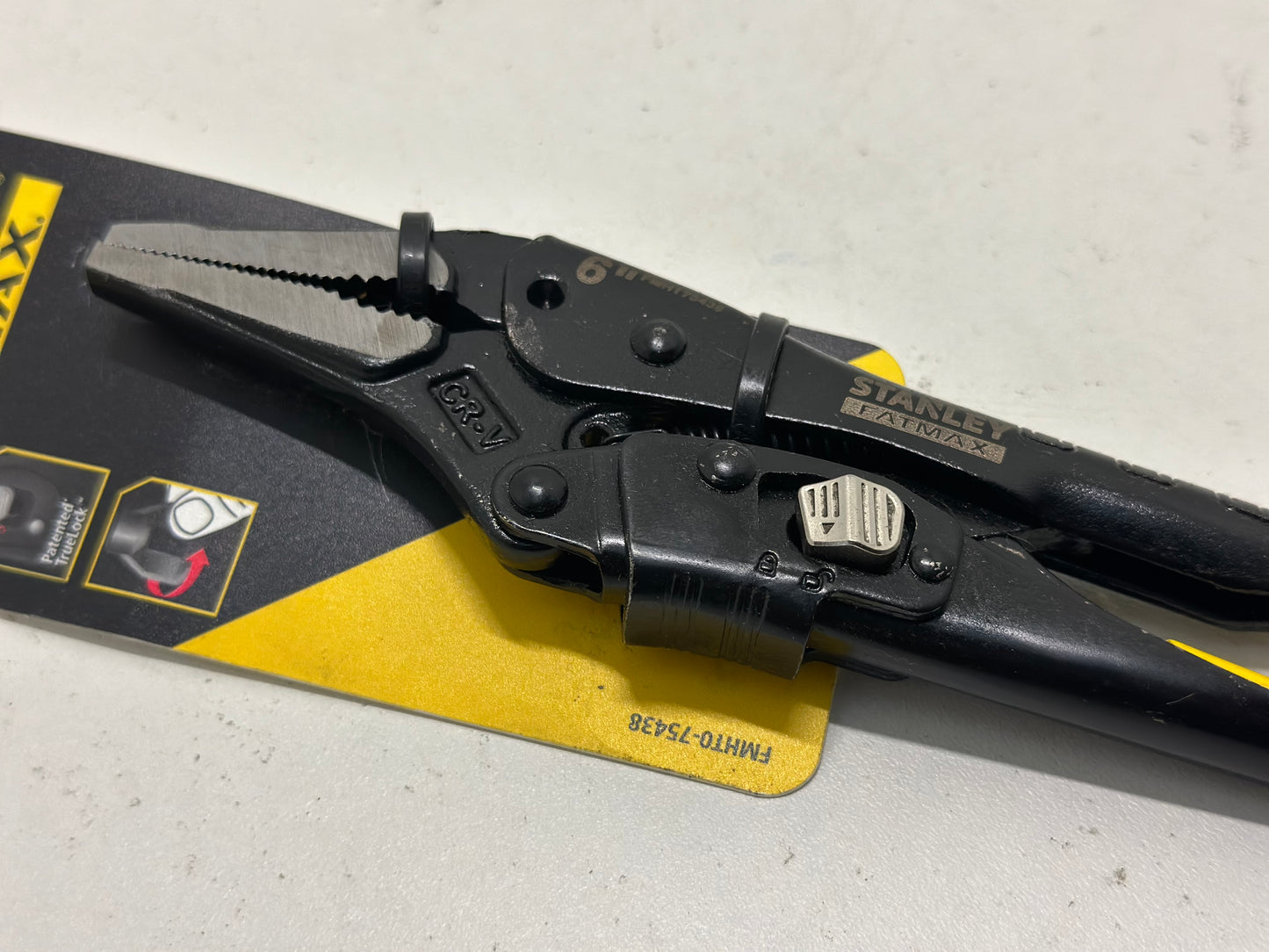 Pince à bec long verrouillable Stanley Fatmax FMHT0-74888 220 mm - Noire