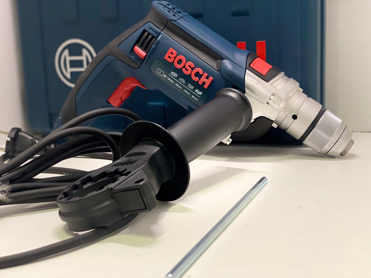 Perceuse à percussion bosch professionnel 750watt neuve