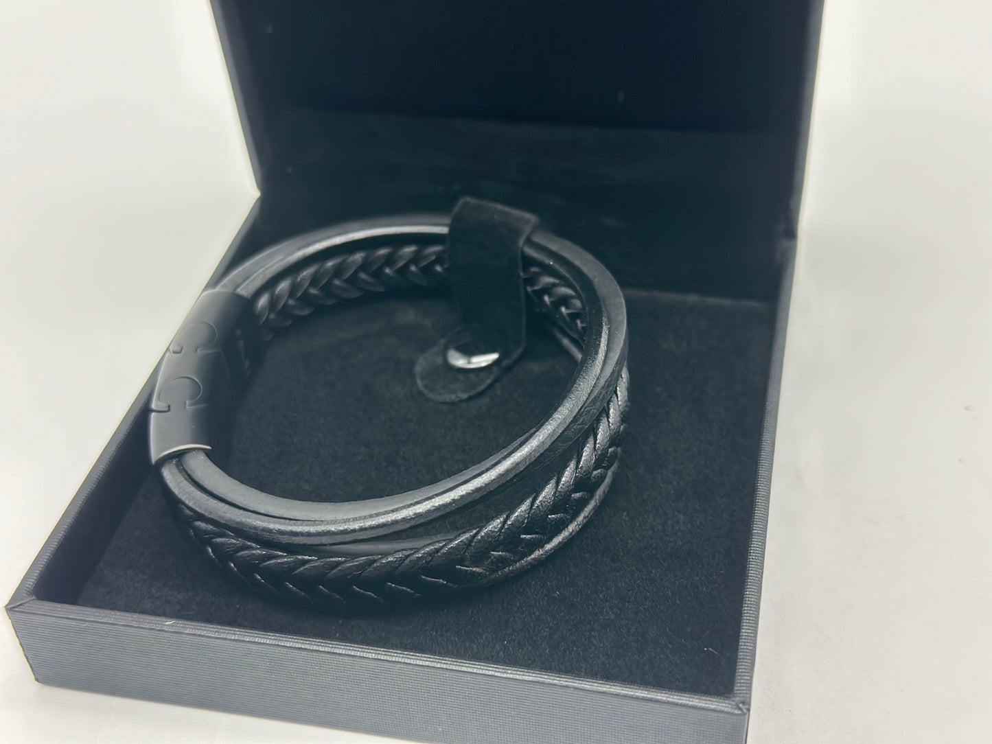 MBracelet Homme en Cuir Véritable Noir et Marron - Fermoir Magnétique en Acier Inoxydable - Bracelet en Cuir Tressé Multiple - Bijoux Homme avec Boîte de Luxe - Idée Cadeau pour Homme