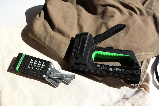 Agrafeuse 4-en-1 pistolet à agrafes professionnel et pack de 1000 agrafes neuve