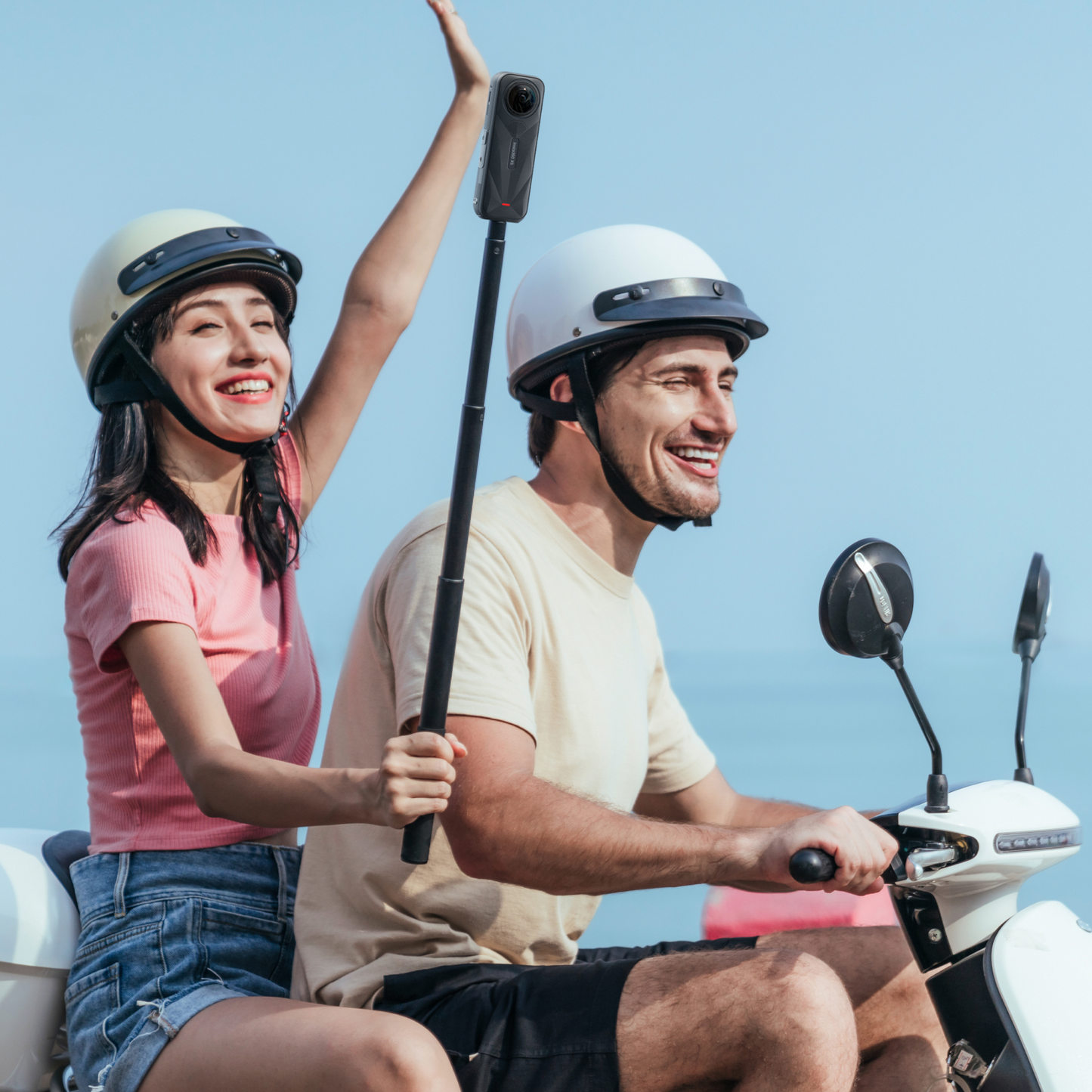 Insta360 X4 + Perche à selfie + trépied + Perche à selfie invisible 114 cm + étuis rigide jaune d’origine