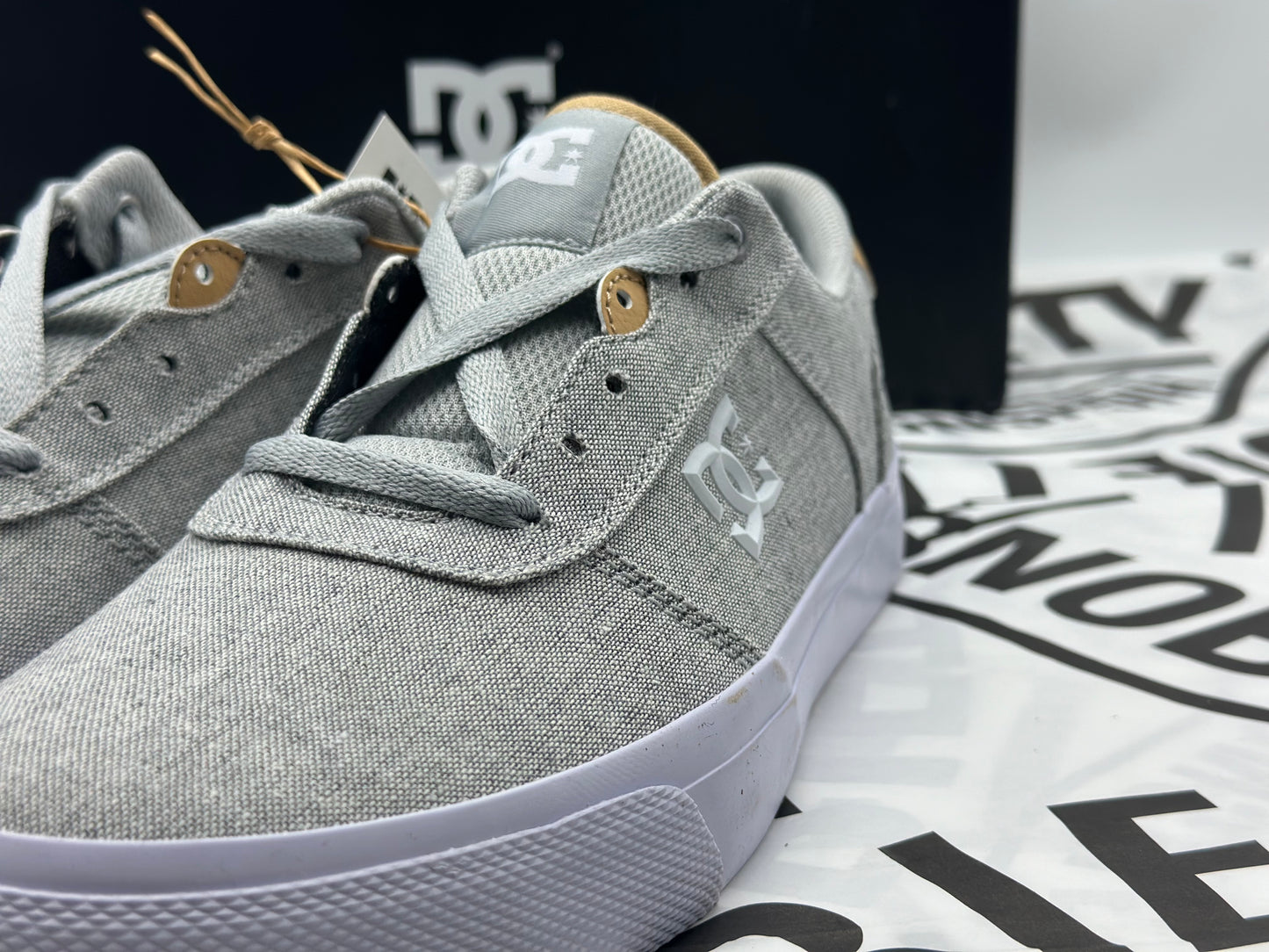 BASKETS POUR HOMME D&C neuves tailles 43