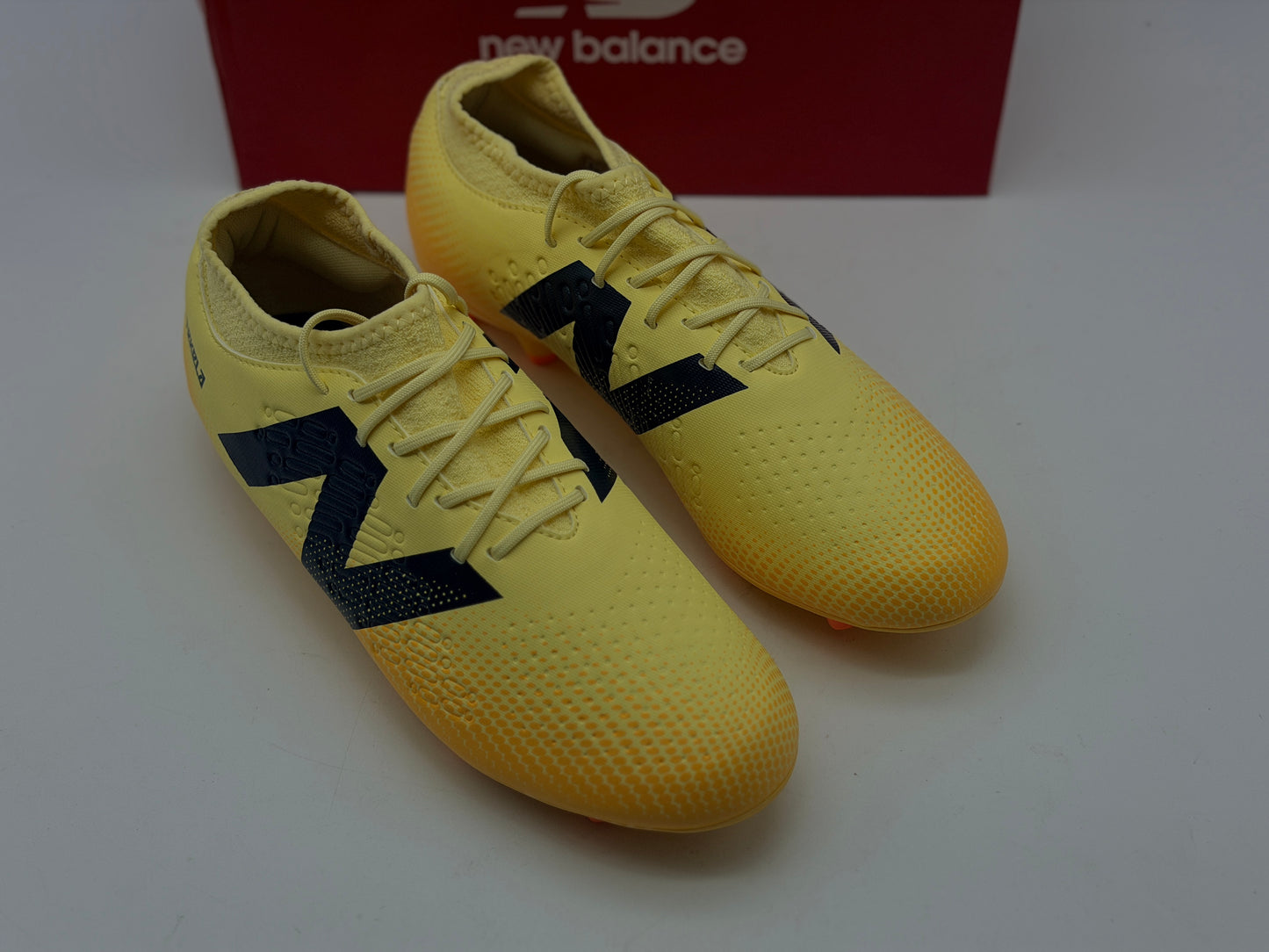 Crampons new balance TEKELA MAGIQUE FG V4+ chaussures