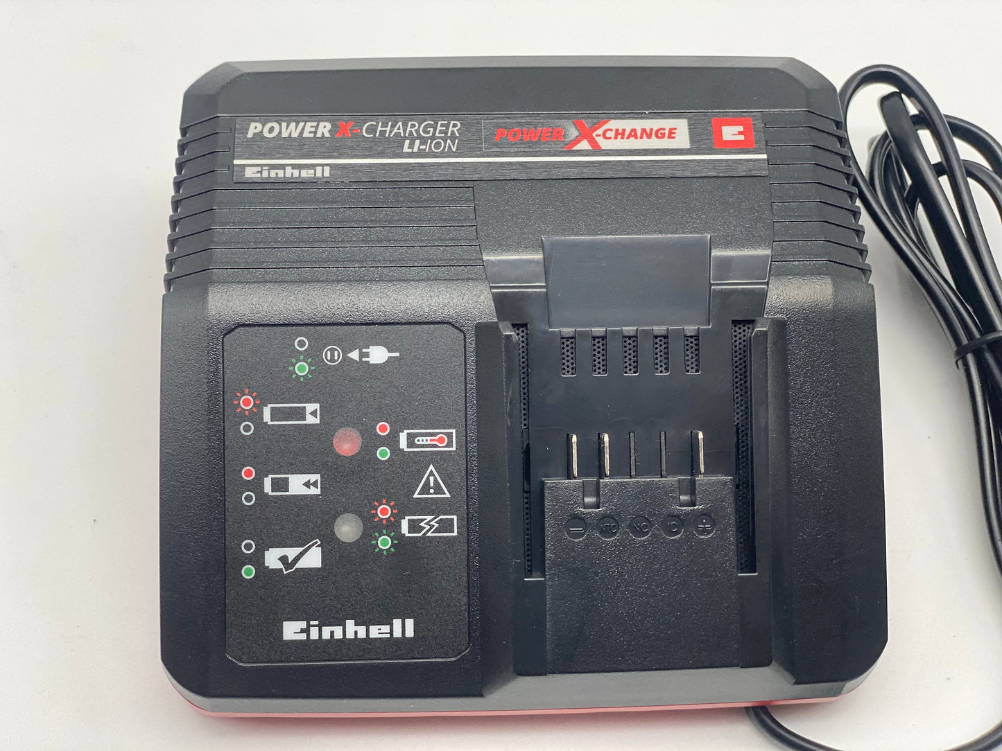 Chargeur 18v rapide 30 mins compatible avec toutes les batteries de 18v de EINHELL neuf