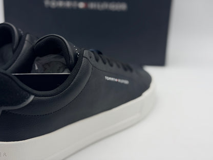 TOMMY HILFIGER
Baskets Court Leather Detail Essential Black