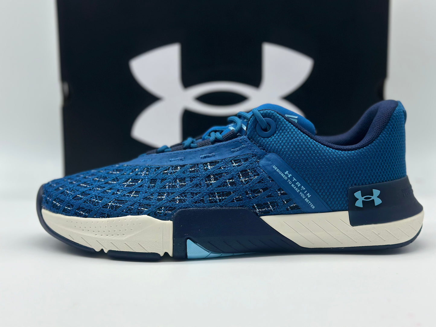 Chaussure de training UA TriBase pour homme neuves et authentique taille 43