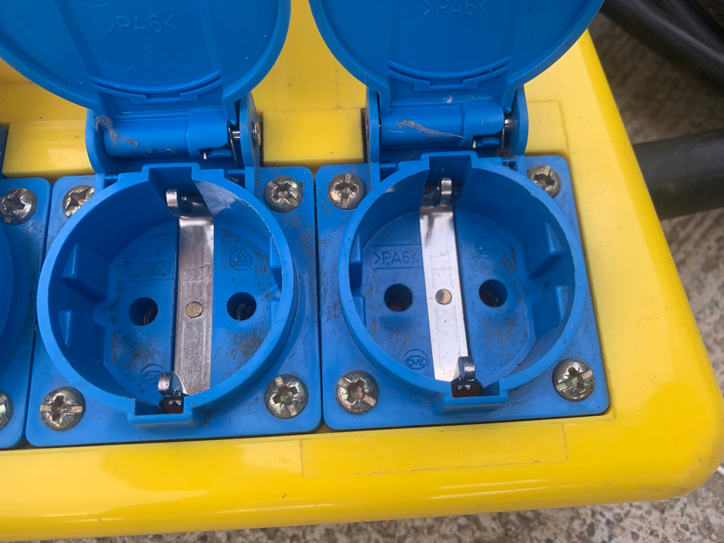 Cofret Rallonge électrique avec disjoncteur intégré et câble