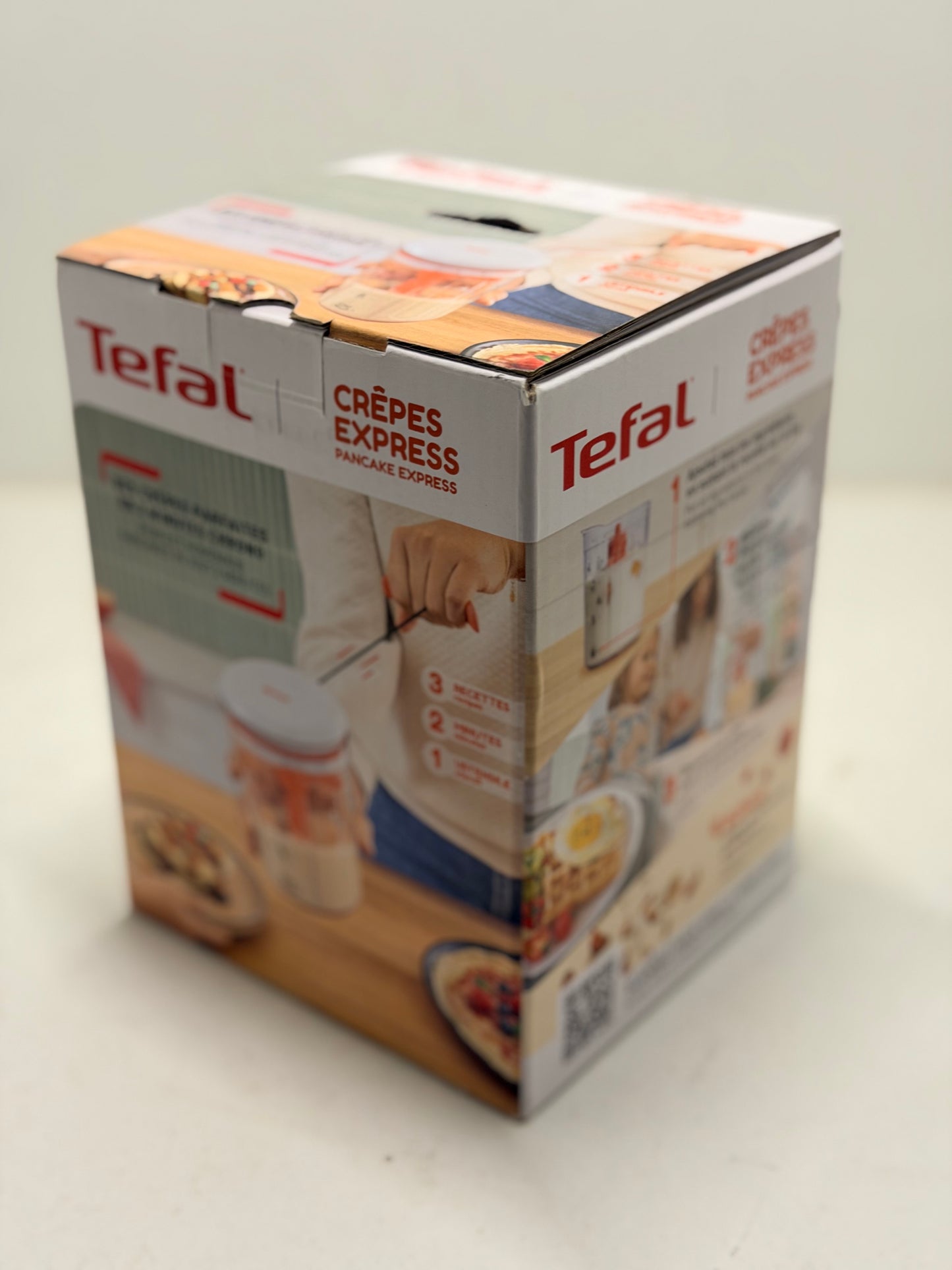 Tefal Crêpes Express Batteur intelligent, 900 ml, Gaufres Crêpes Pancakes en 2 minutes, Pâte sans grumeaux, Fait maison, Résultats parfaits, Facile à utiliser, 3 recettes graduées intégrées K1844404