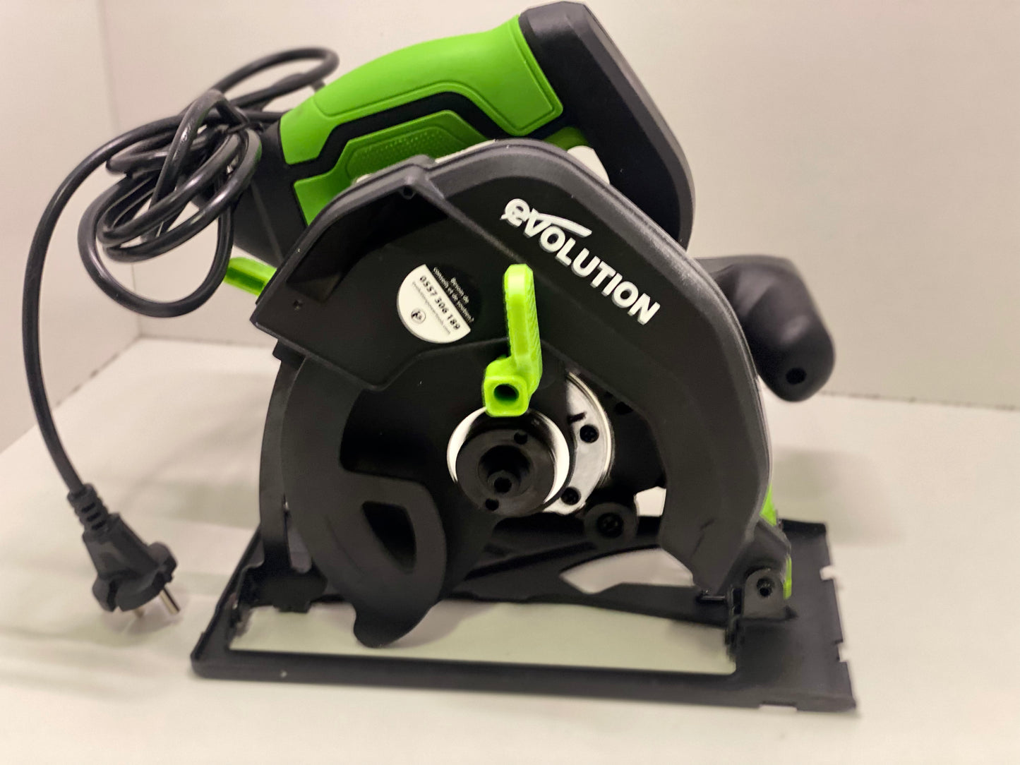 Evolution Power Tools Scie Circulaire Multi-Matériaux, Découpe l’acier, l’aluminium, le bois clouté