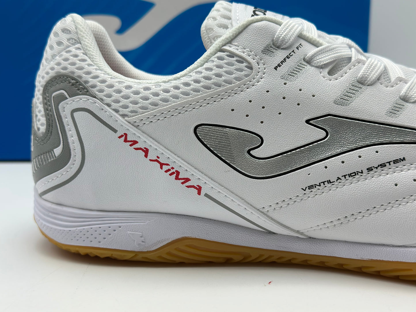 CHAUSSURES FUTSAL BLANC taille 43,5