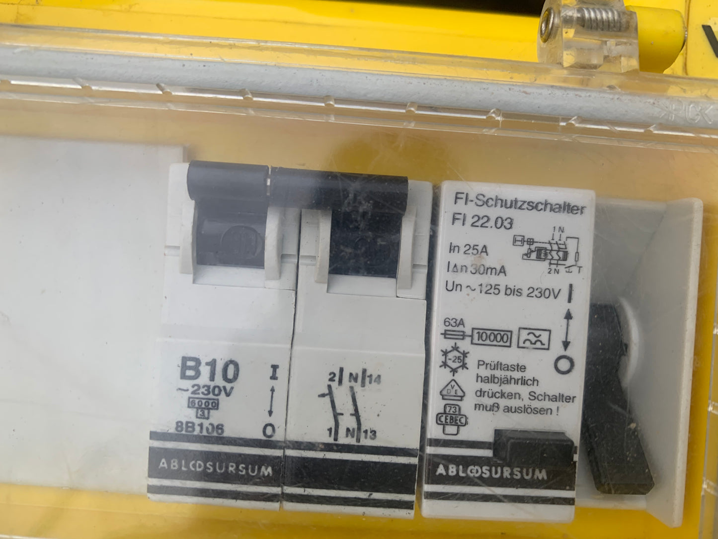 Cofret Rallonge électrique avec disjoncteur intégré et câble