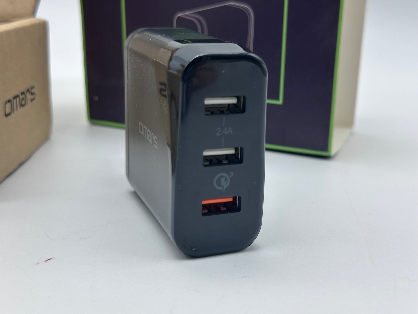 Omars Chargeur USB Secteur 30W, 1 x USB Quick Charge 3.0 & 2 x USB 5V 2.4A Total, Chargeur Mural Universel pour Samsung Galaxy S8 S8+ Note 8, HTC 10, LG G5 G6 Charge Rapide, iPhone X 8 8 Plus (Noir)