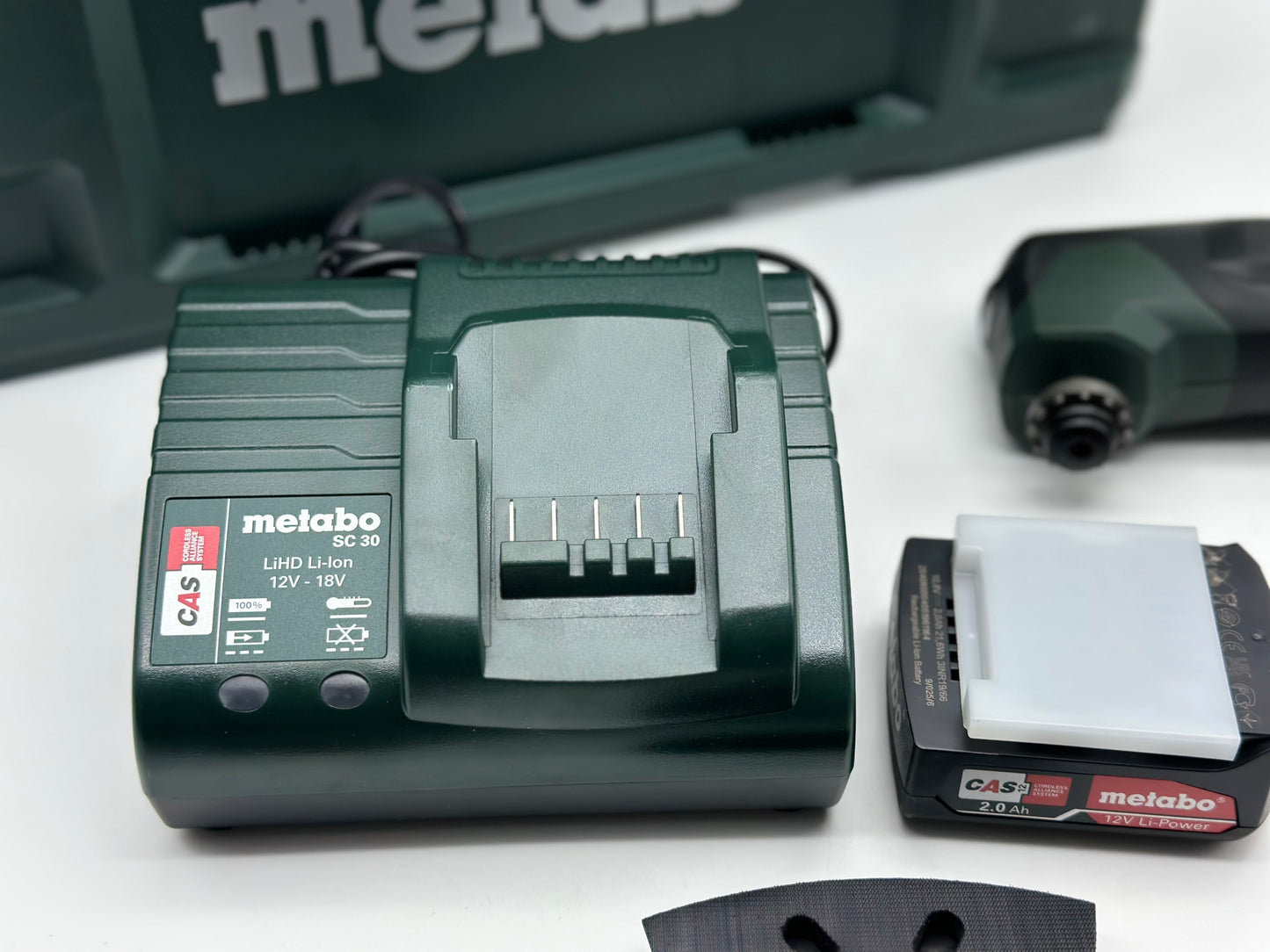 Metabo PowerMaxx MT 12 Outil multifonctions avec batterie LiPOWER 12 V (2 x 2 Ah)