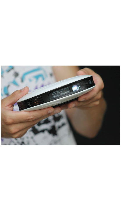 Smart projecteur intelligent qualité d’image époustouflante, avec batterie intégrée totalement neuf