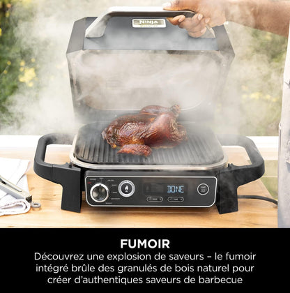 Ninja Woodfire barbecue électrique, grill, fumoir & air fryer, barbecue extérieur 7 en 1, grill, air fryer, fumer, rôtir, four, résistant aux intempéries, antiadhésif, portatif, gris/noir OG701EU