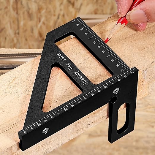 Règle triangulaire 3D multi-angles en alliage d'aluminium 45 degrés 90 degrés outil de mesure de précision portable pour ingénieurs charpentier (noir)
Couleur: noir