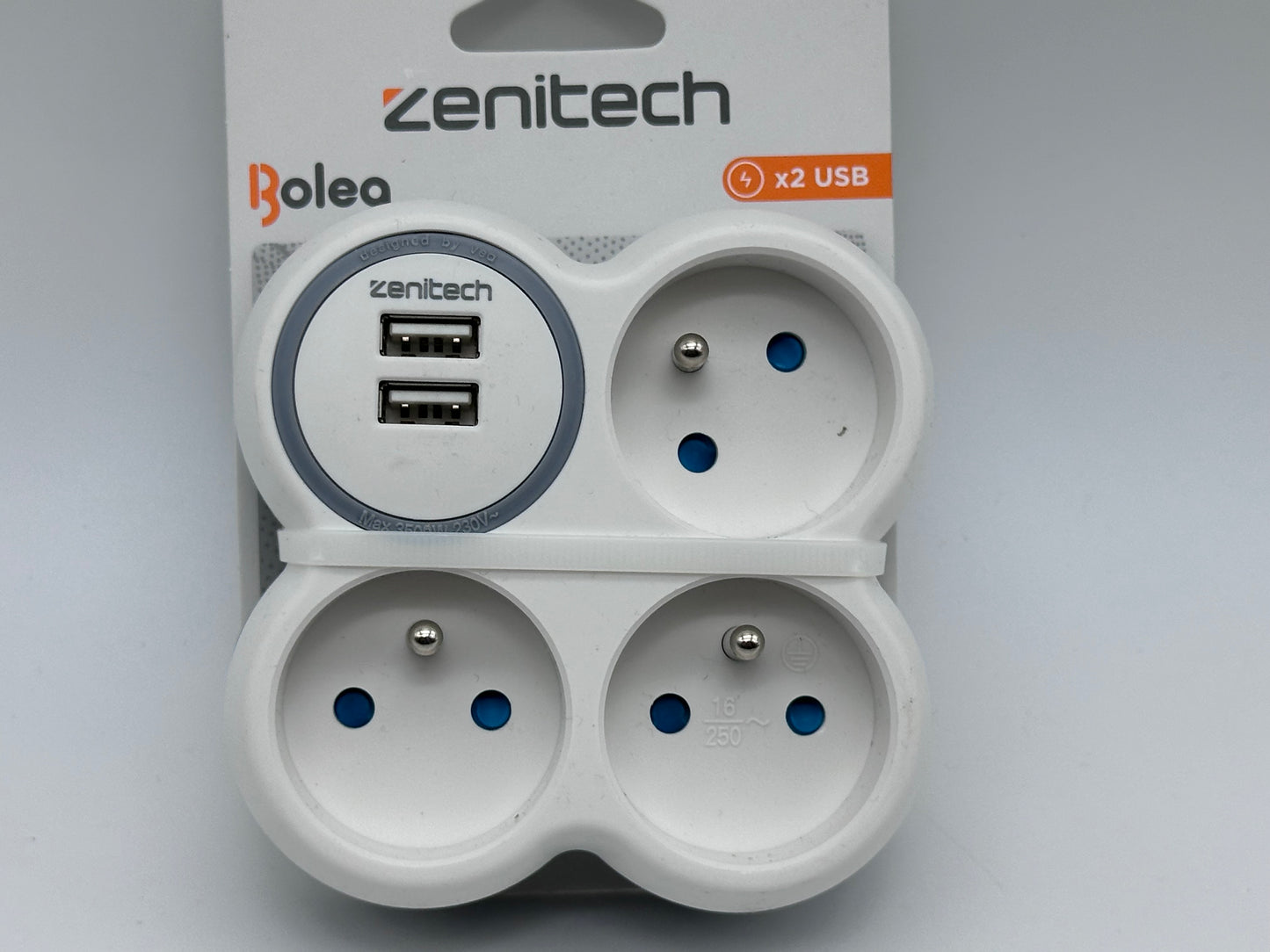 Triplite 16A 2P+T + 2 Ports USB