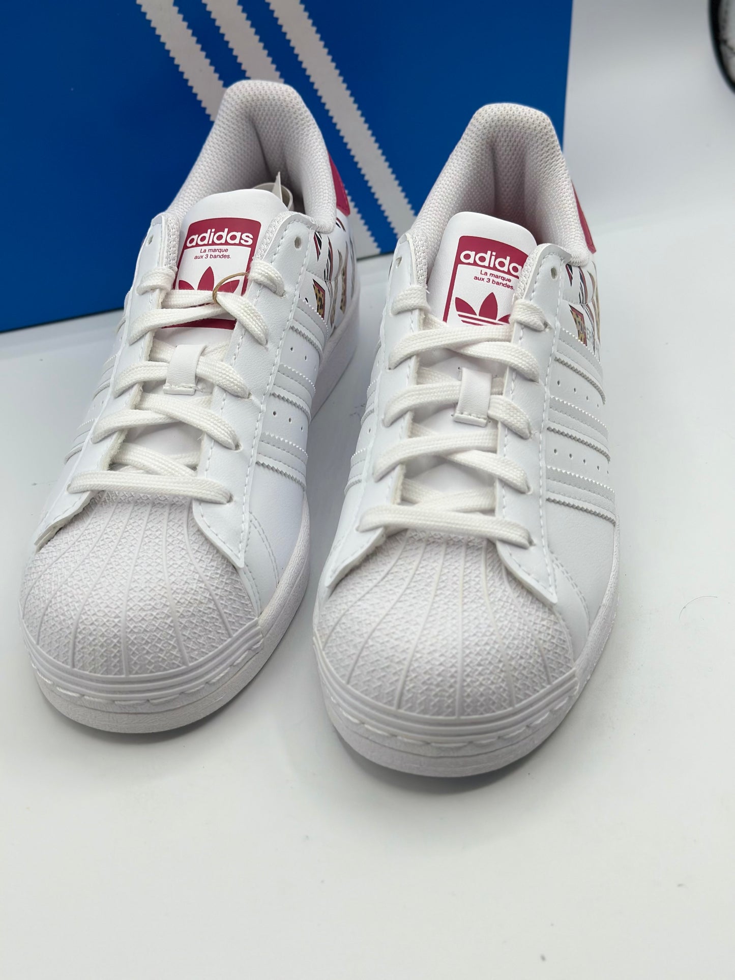 adidas
adidas Originals Superstar J « Blanc Rouge » FY2668