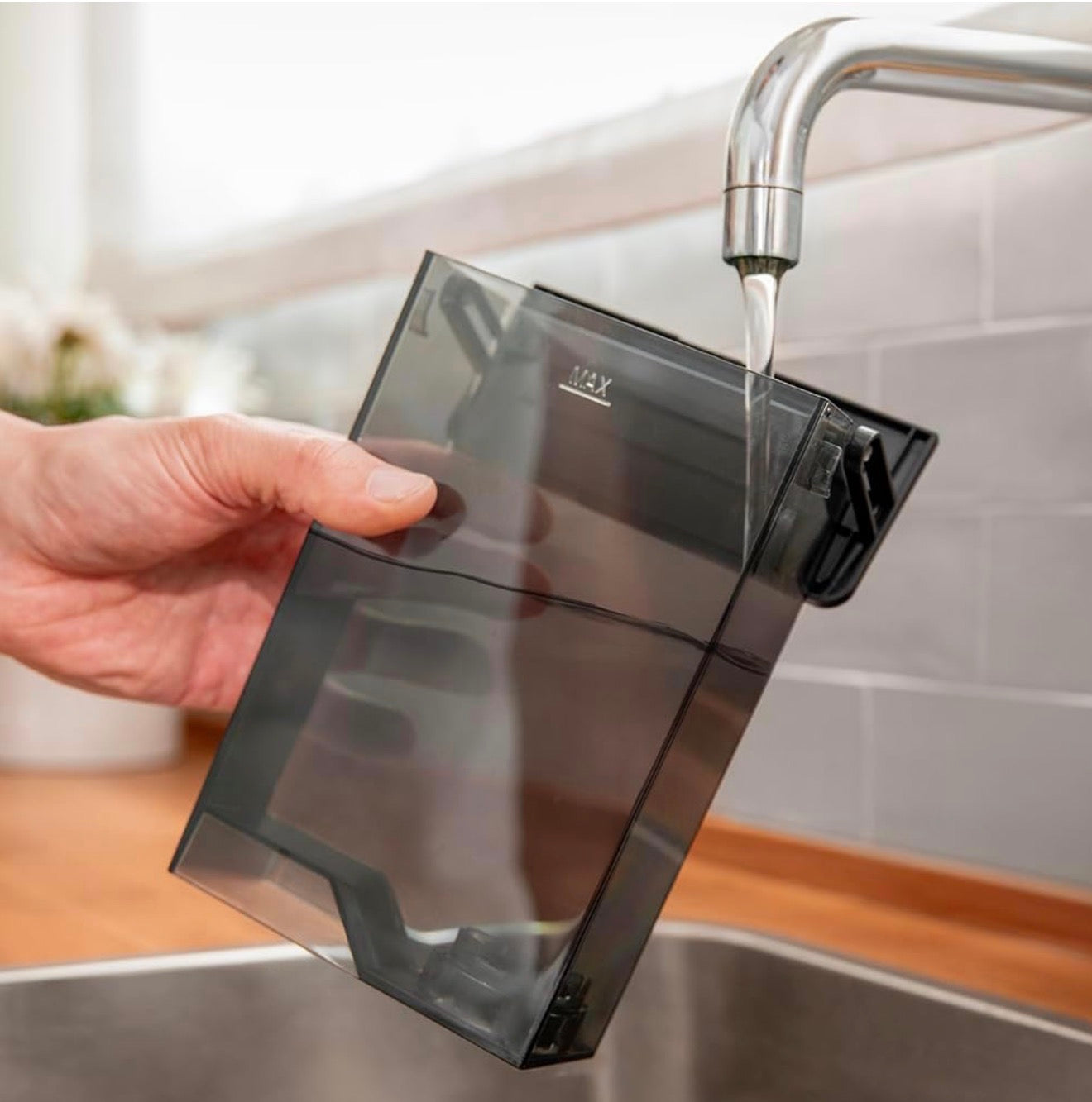 Cecotec Machine a Café Espresso Superautomatique Cremmaet Compactccino Connected Black Rose. 19 Bars, Écran TFT, Wifi, Moulin Integré, Réservoir d'eau 1,1 L et de lait 400 ml, Nettoyage Automatique