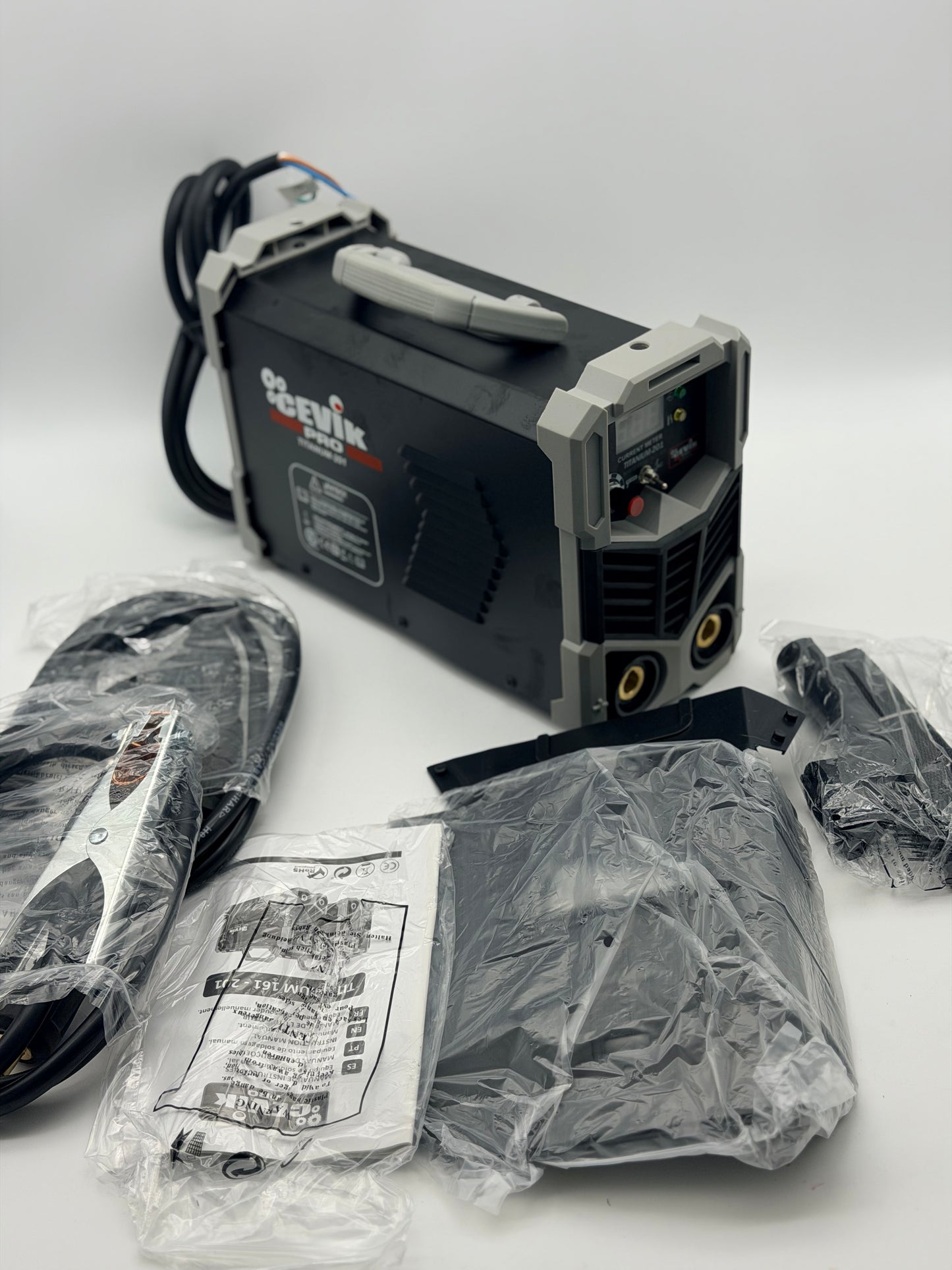Poste a soudés Cevik Pro CE TITANIUM201 Equipement de Soudage Inverter MMA 200A Professionnel