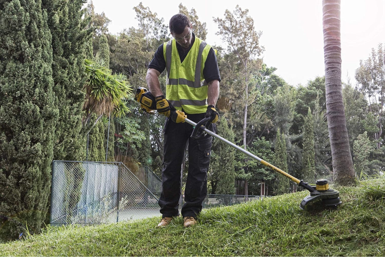 Dewalt Coupe-Bordures Brushless XR 18V 5Ah Li-Ion neuve (nue)